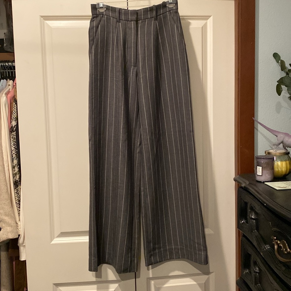 Abercrombie & Fitch Charcoal Grey Pinstripe Wide Leg Trouser Pants. Size 27/4 - Picture 10 of 10